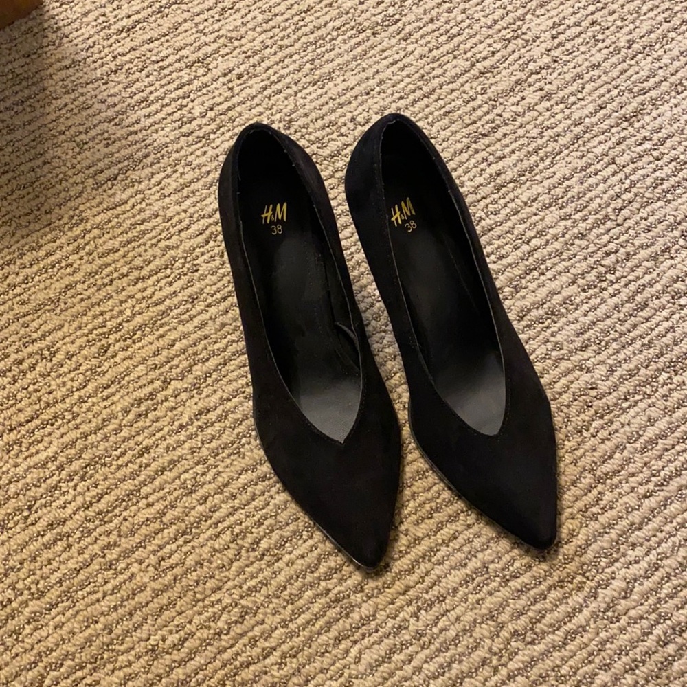 Black suede heels